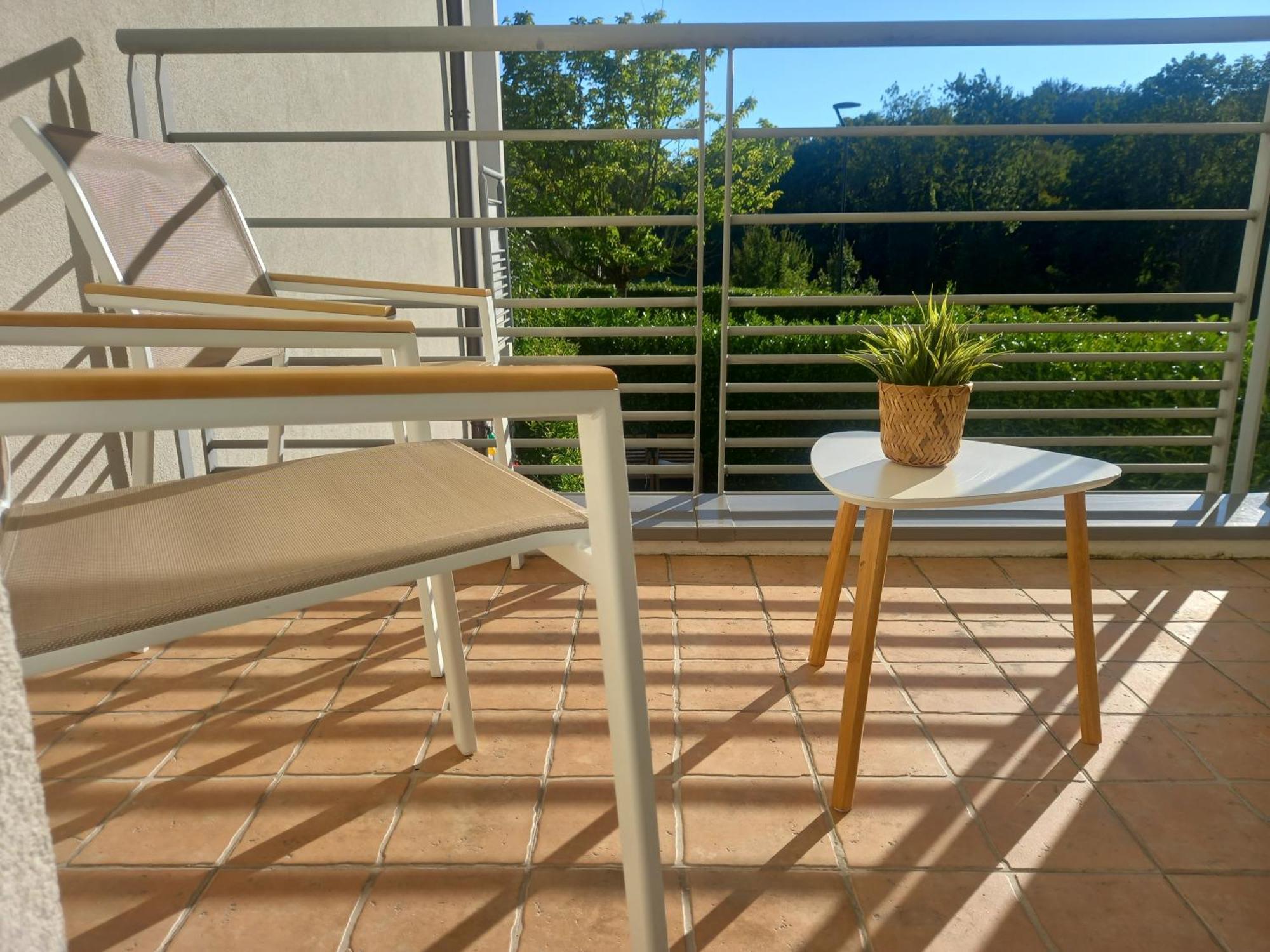 Appartement T2 De 56M2 - Geneve A 5 Min- Parking Prive Gratuit à Saint-Julien-en-Genevois Extérieur photo